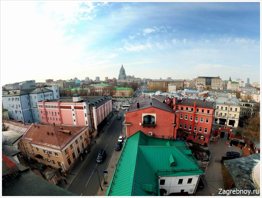 Вид на центр Москвы с верхней части колокольни – (Надвратная церковь Покрова Пресвятой Богородицы